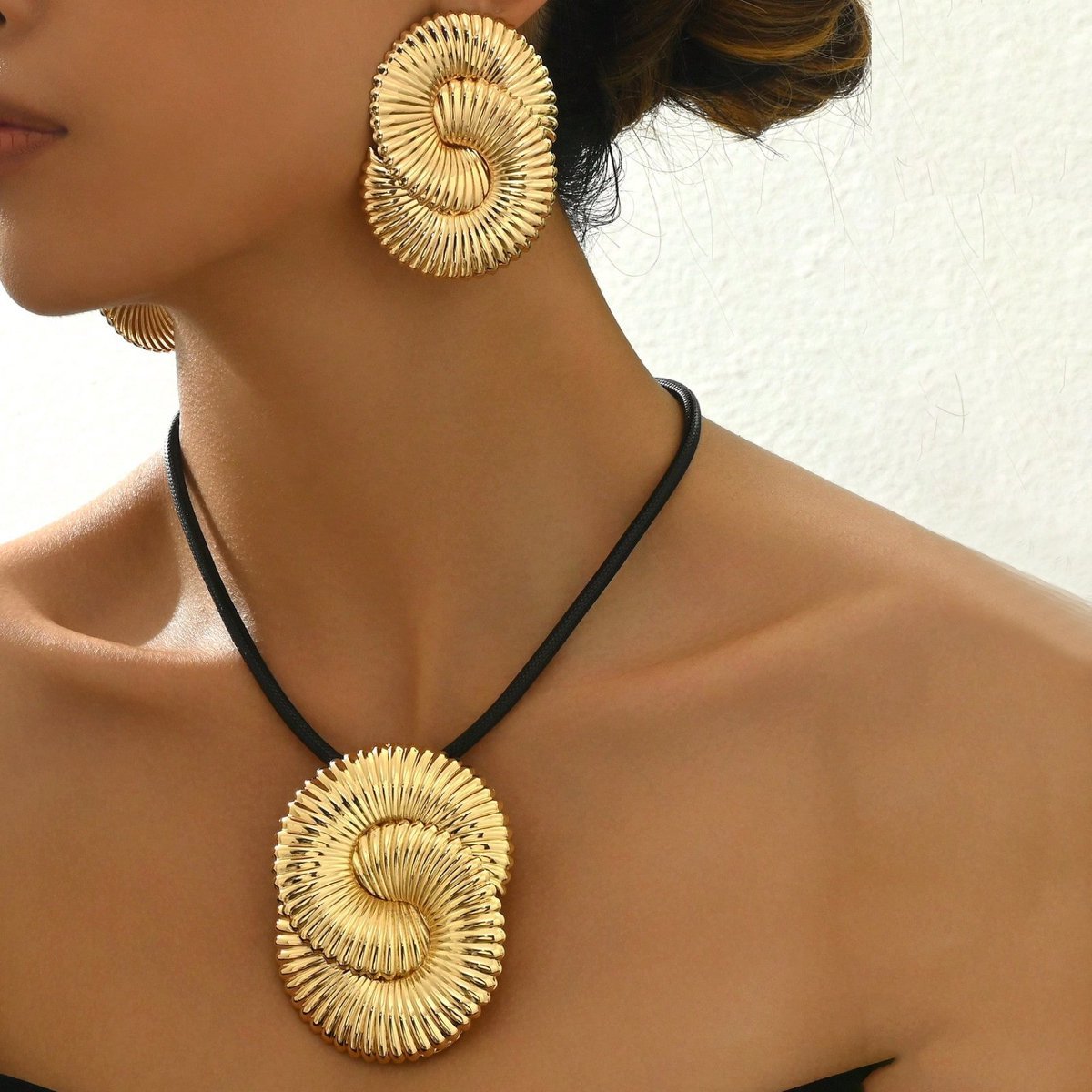 Glamorous Gold Spiral Necklace & Earrings Set